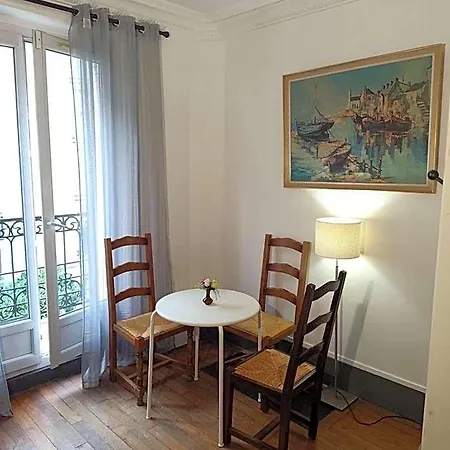 Hotell Privees Dans Un De 2 Pieces A 13e Paris