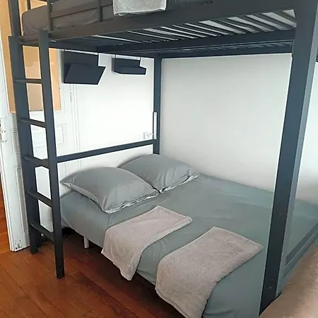 Privees Dans Un De 2 Pieces A 13e Hostel