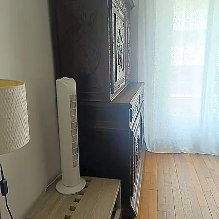 Hostel Privees Dans Un De 2 Pieces A 13e