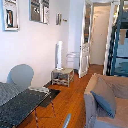 Hostal Privees Dans Un De 2 Pieces A 13e *