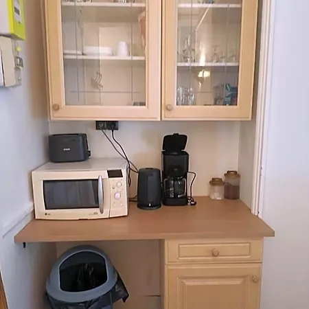 Privees Dans Un De 2 Pieces A 13e Hostal